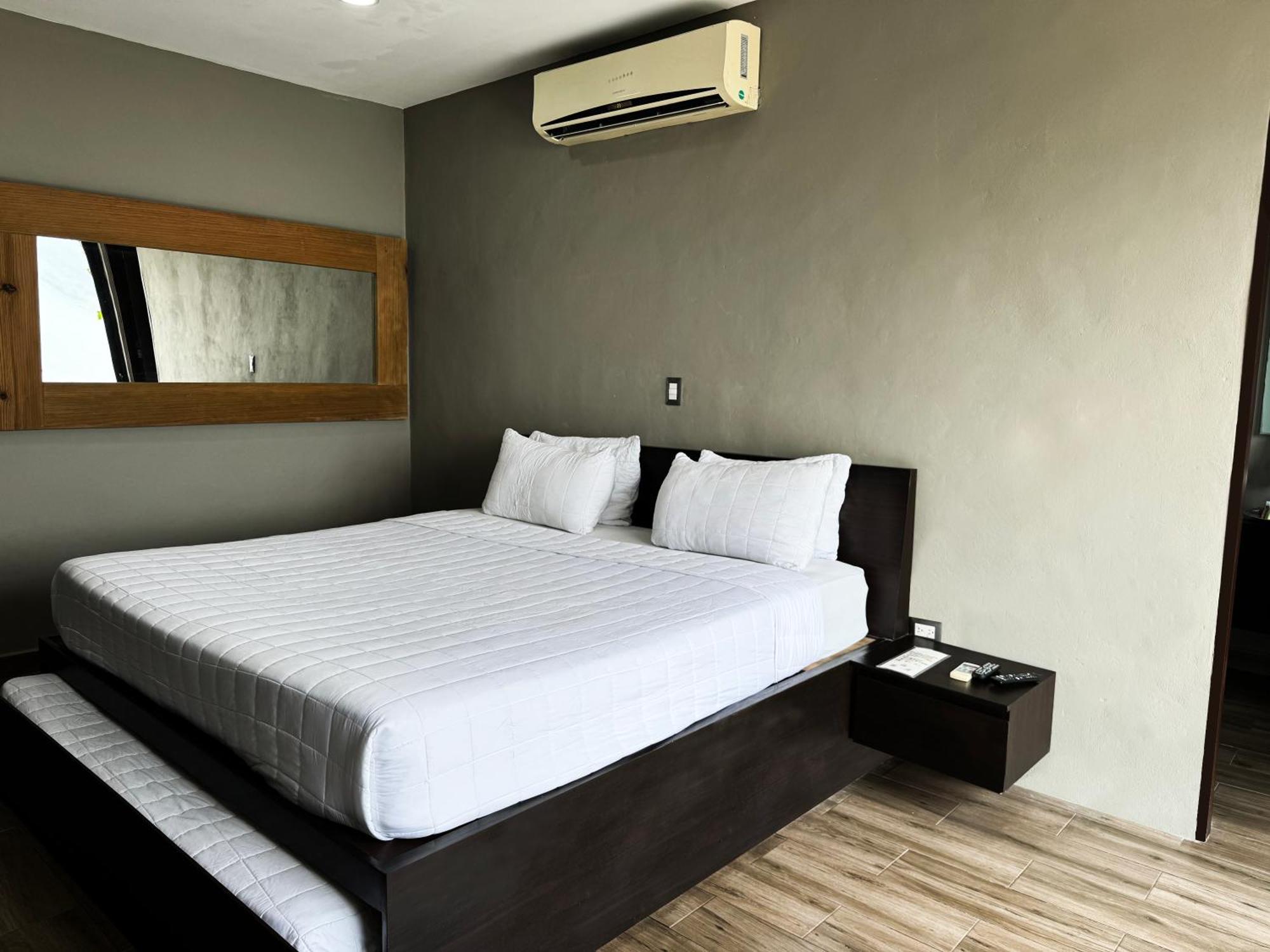 Cardedeu Hotel Lago De Coatepeque El Congo エクステリア 写真